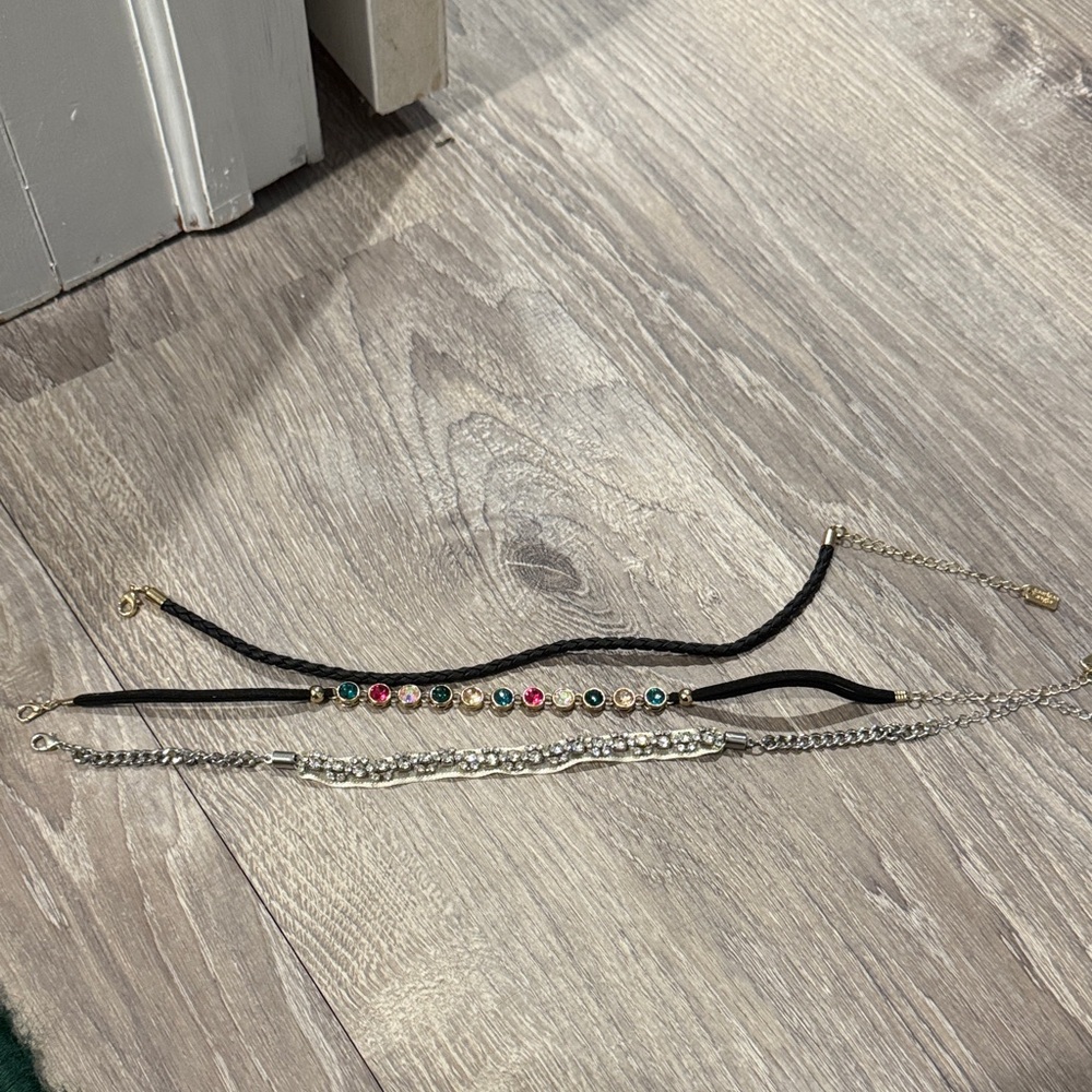3 AEO Chokers - Picture 4 of 5